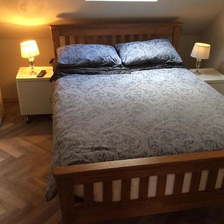 2 Bedroom Furnished Apartment In A Rural Position Stone  Exterior foto